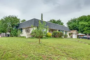 1616 Country Manor Rd, Fort Worth, TX 76134 - Photo 3