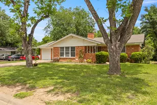 1021 Blue Lake, Fort Worth, TX 76103 - Photo 3