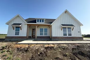 690 Co Rd 200, Valley View, TX 76272 - Photo 1
