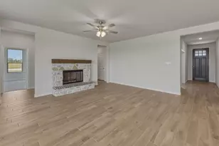 630 Co Rd 200, Valley View, TX 76272 - Photo 7