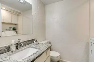 1995 Shorewood Dr, Grapevine, TX 76051 - Photo 11