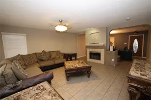 4360 Mesa Dr, Carrollton, TX 75010 - Photo 3