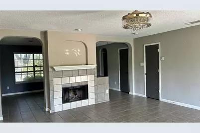 4360 Mesa Drive, Carrollton, TX 75010 - Photo 9