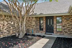 7320 Wesley Ct, North Richland Hills, TX 76180 - Photo 3