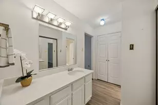 9600 Royal Ln, Dallas, TX 75243 - Photo 23
