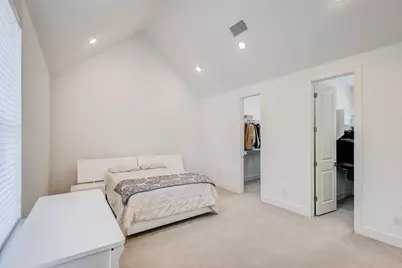 114 E Chester Court, Dallas, TX 75203 - Photo 19