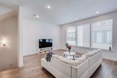 114 E Chester Court, Dallas, TX 75203 - Photo 11