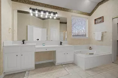 4706 Coventry Lane, Arlington, TX 76017 - Photo 17