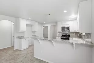 1400 Stewart St, Fort Worth, TX 76104 - Photo 7