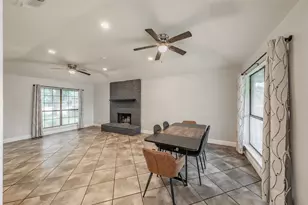 514 Parsley Ln, Euless, TX 76039 - Photo 9