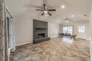 514 Parsley Ln, Euless, TX 76039 - Photo 5
