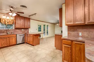 3613 Wooten Dr, Fort Worth, TX 76133 - Photo 9