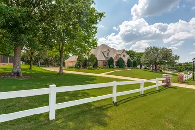 145 Country Vista Circle, Burleson, TX 76028 - Photo 5