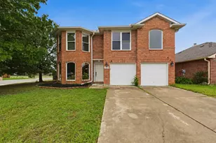 829 Elbe Dr, Arlington, TX 76001 - Photo 1