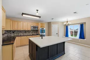 829 Elbe Dr, Arlington, TX 76001 - Photo 3
