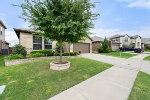 15860 Farringdon St, Fort Worth, TX 76247 - Photo 3
