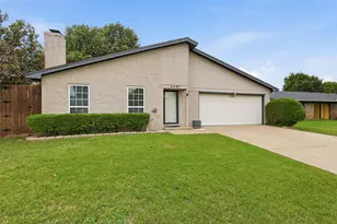5527 Meadow Oak St, North Richland Hills, TX 76180 - Photo 1
