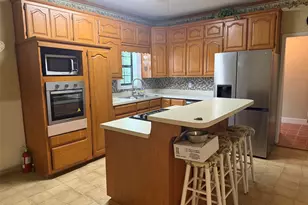 643 E South St, Whitesboro, TX 76273 - Photo 11