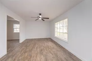 2503 Bois D'Arc St, Commerce, TX 75428 - Photo 3