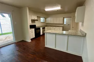 2008 Bradford Dr, Arlington, TX 76010 - Photo 7