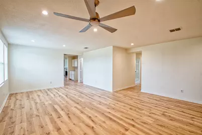 1501 Fieldstone Drive, Little Elm, TX 75068 - Photo 7