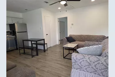 853 Broadway Avenue #B, Euless, TX 76040 - Photo 5