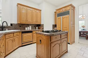 8619 Royalbrook Ct, Dallas, TX 75243 - Photo 11