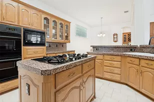 8619 Royalbrook Ct, Dallas, TX 75243 - Photo 13