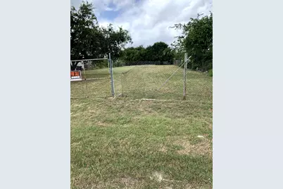6909 Gillis Johnson Street, Fort Worth, TX 76179 - Photo 5