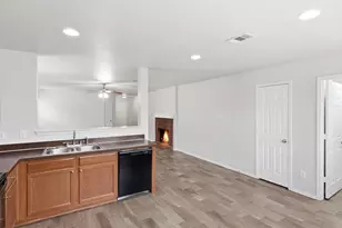 904 Grant St, Burleson, TX 76028 - Photo 13