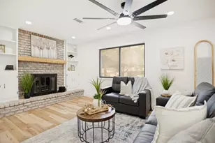 502 Martin Ln, Euless, TX 76040 - Photo 3
