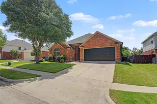 1020 Wagon Trail Dr, Little Elm, TX 75068 - Photo 3