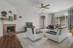 1020 Wagon Trail Dr, Little Elm, TX 75068 - Photo 11
