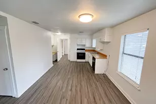 206 E 3rd St, Tolar, TX 76476 - Photo 5