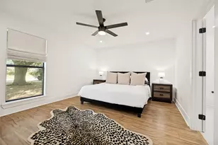 3715 Westminster Dr, Carrollton, TX 75007 - Photo 11
