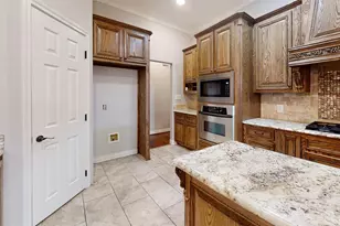 3722 Cove Timber Ave, Granbury, TX 76049 - Photo 11