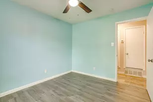 700 NW Barbara Ln, Burleson, TX 76028 - Photo 25