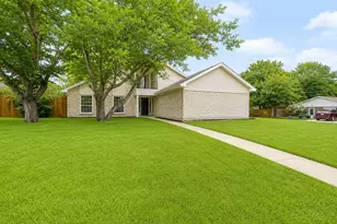 700 NW Barbara Ln, Burleson, TX 76028 - Photo 3