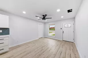 3842 Soft Wind Dr, Dallas, TX 75241 - Photo 5