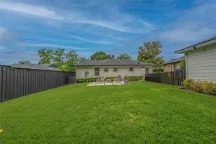 864 Peavy Rd, Dallas, TX 75218 - Photo 17