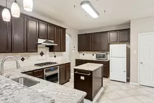 2216 Forest Creek Dr, Mansfield, TX 76063 - Photo 7