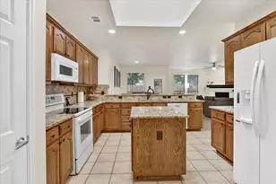 6328 Redeagle Creek Dr, Fort Worth, TX 76179 - Photo 11