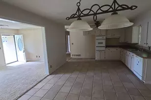 709 Lee St, Bowie, TX 76230 - Photo 15