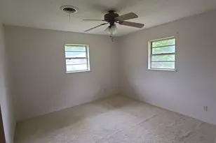709 Lee St, Bowie, TX 76230 - Photo 19