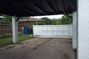 8949 Shorelark Dr, Dallas, TX 75217 - Photo 29