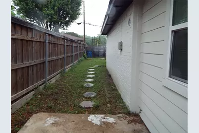 8949 Shorelark Drive, Dallas, TX 75217 - Photo 25