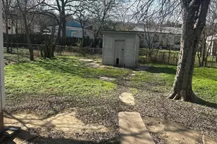 924 S Lee Ave, Sherman, TX 75090 - Photo 9