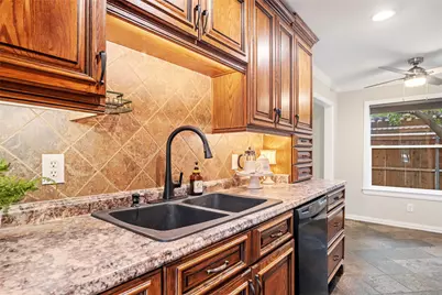 13571 Waterfall Way, Dallas, TX 75240 - Photo 11