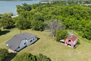114 Harvey Cir, Little Elm, TX 75068 - Photo 3