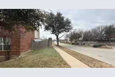 10369 Bradshaw Drive, Fort Worth, TX 76108 - Photo 5